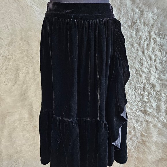 Kate Spade Women's Black Silk Blend Velvet Ruffle Front Wrap Skirt Size: 2 - Picture 1 of 8